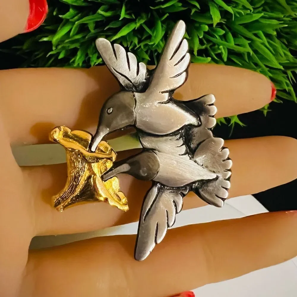 Vintage Shields Pewter Hummingbird Bird Flowers Pin Brooch Silver Gold Tone 4357